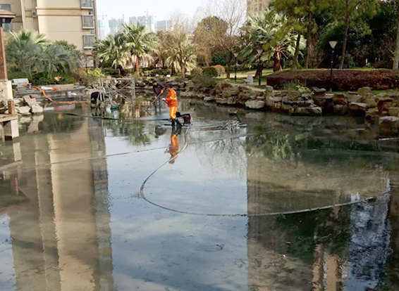 霞山景观池淤泥清理